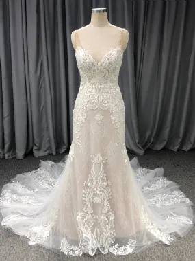 Attrayant Col V  Dentelle Robe de Mariée avec la courte traîne