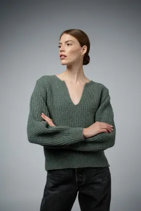 Kaya Notched Cashmere Sweater - Pine