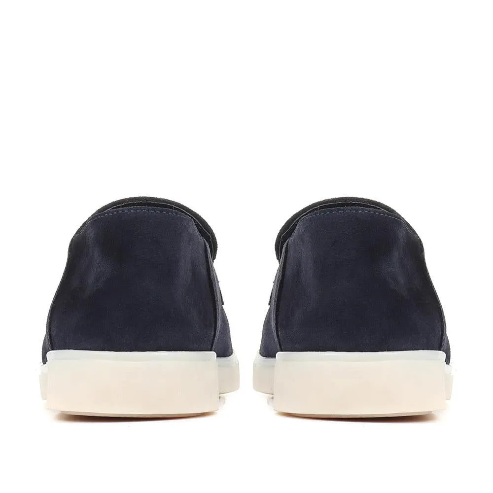 Madolina Suede Moccasins - MADOLINA / 322 310