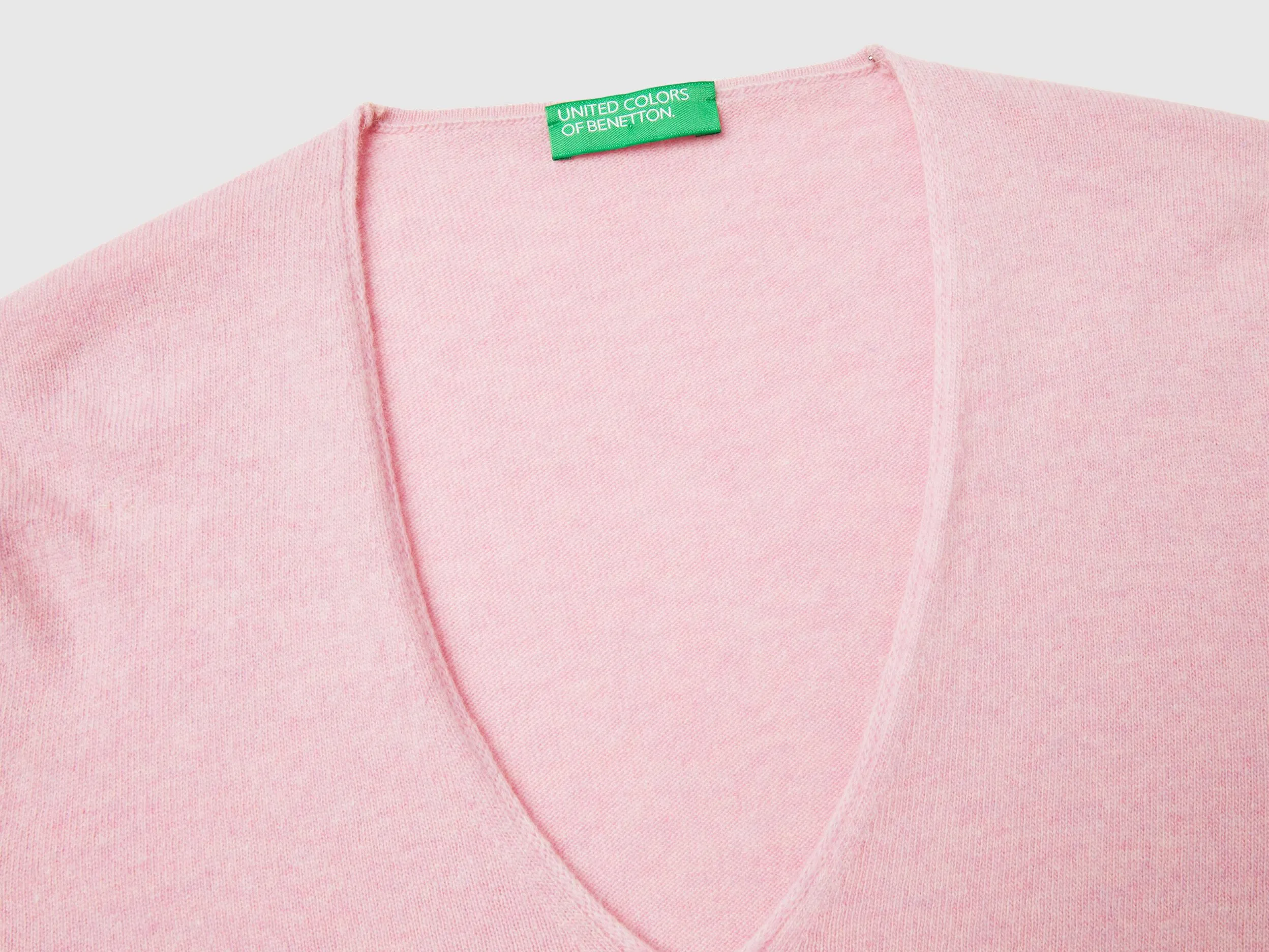 Marl pink V-neck sweater in pure Merino wool - Pink | Benetton