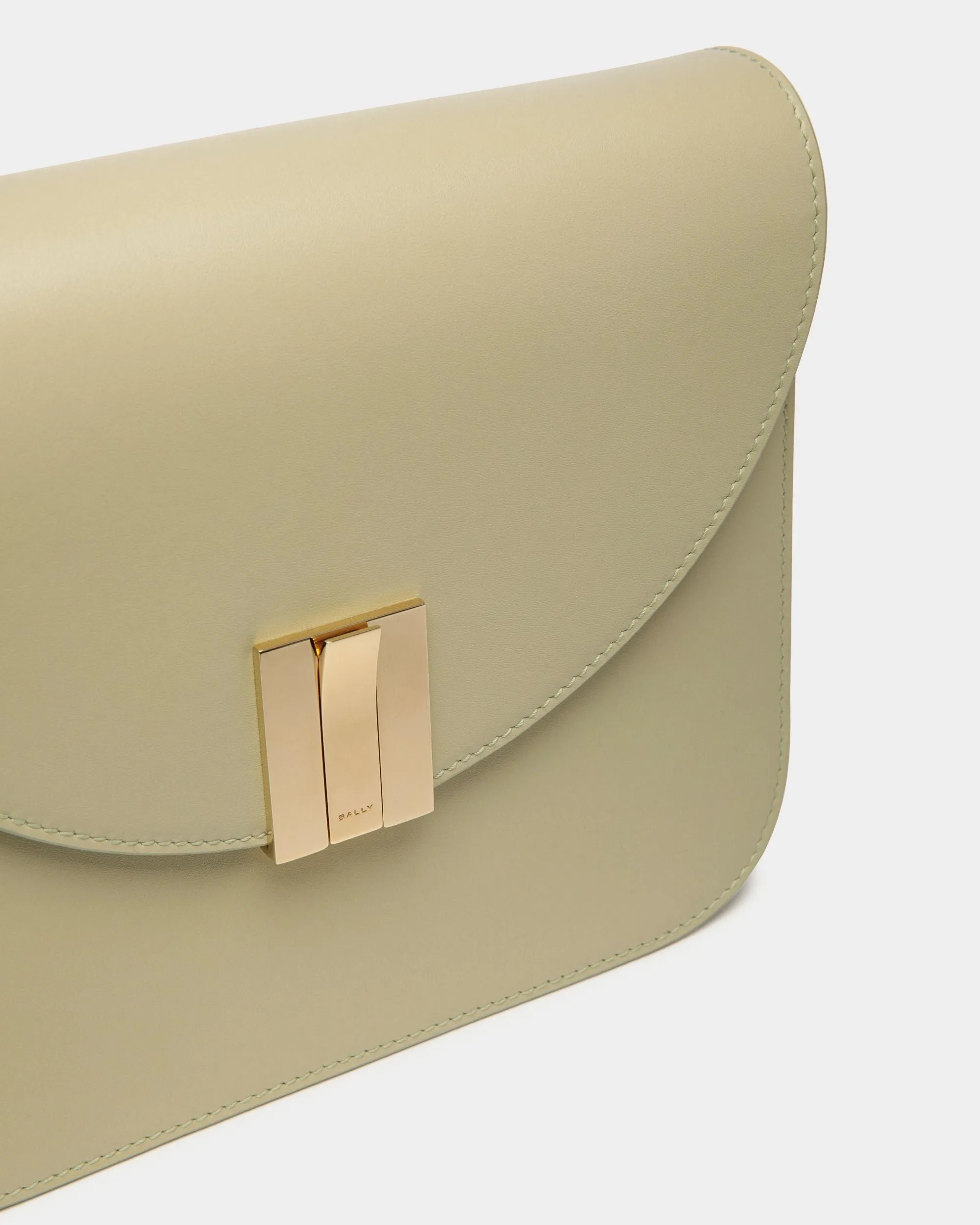 Ollam Crossbody Bag In Light Green Leather 