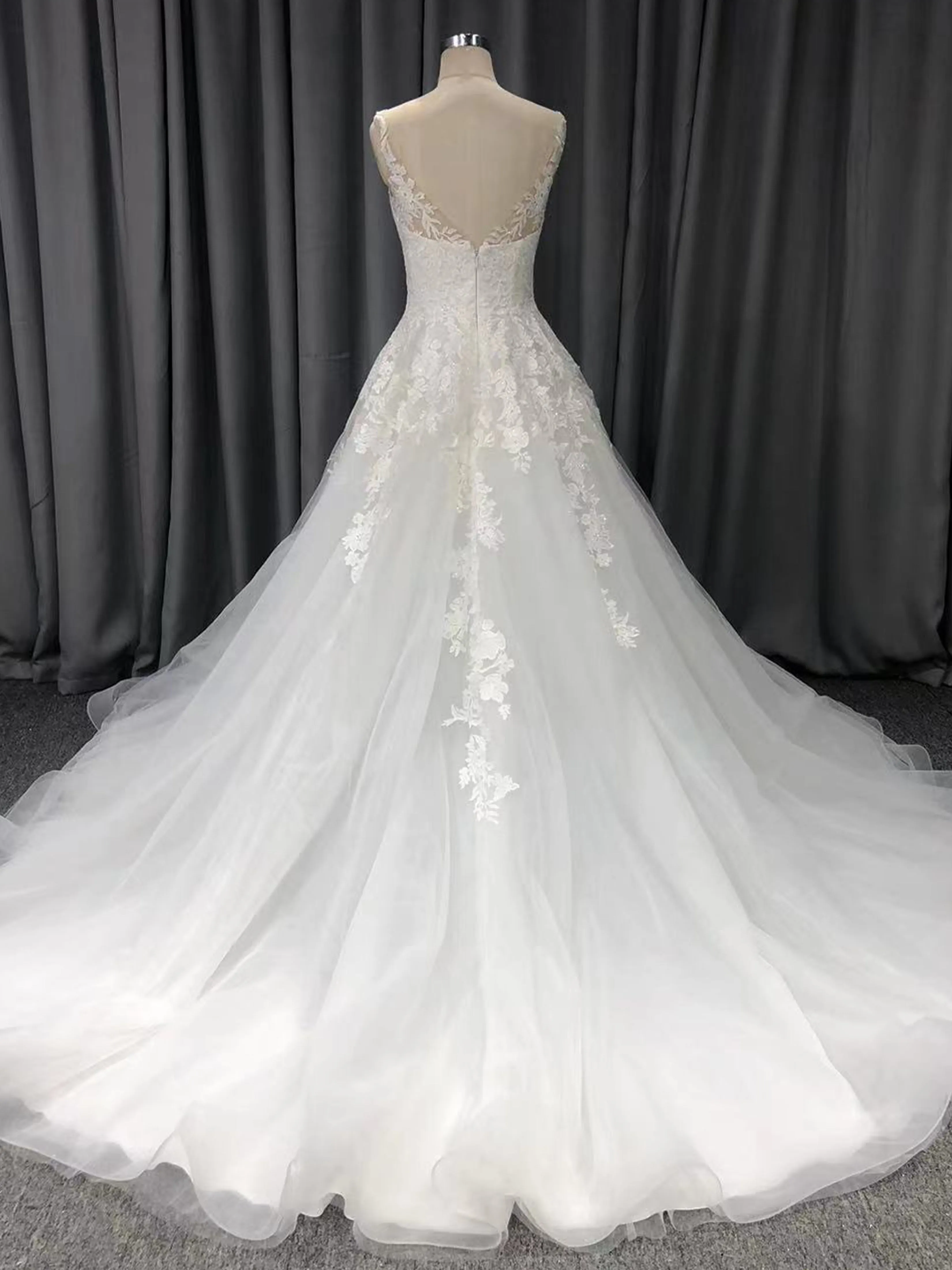 Robe trapèze Col V  Dentelle&Tulle Robe de Mariée avec la courte traîne