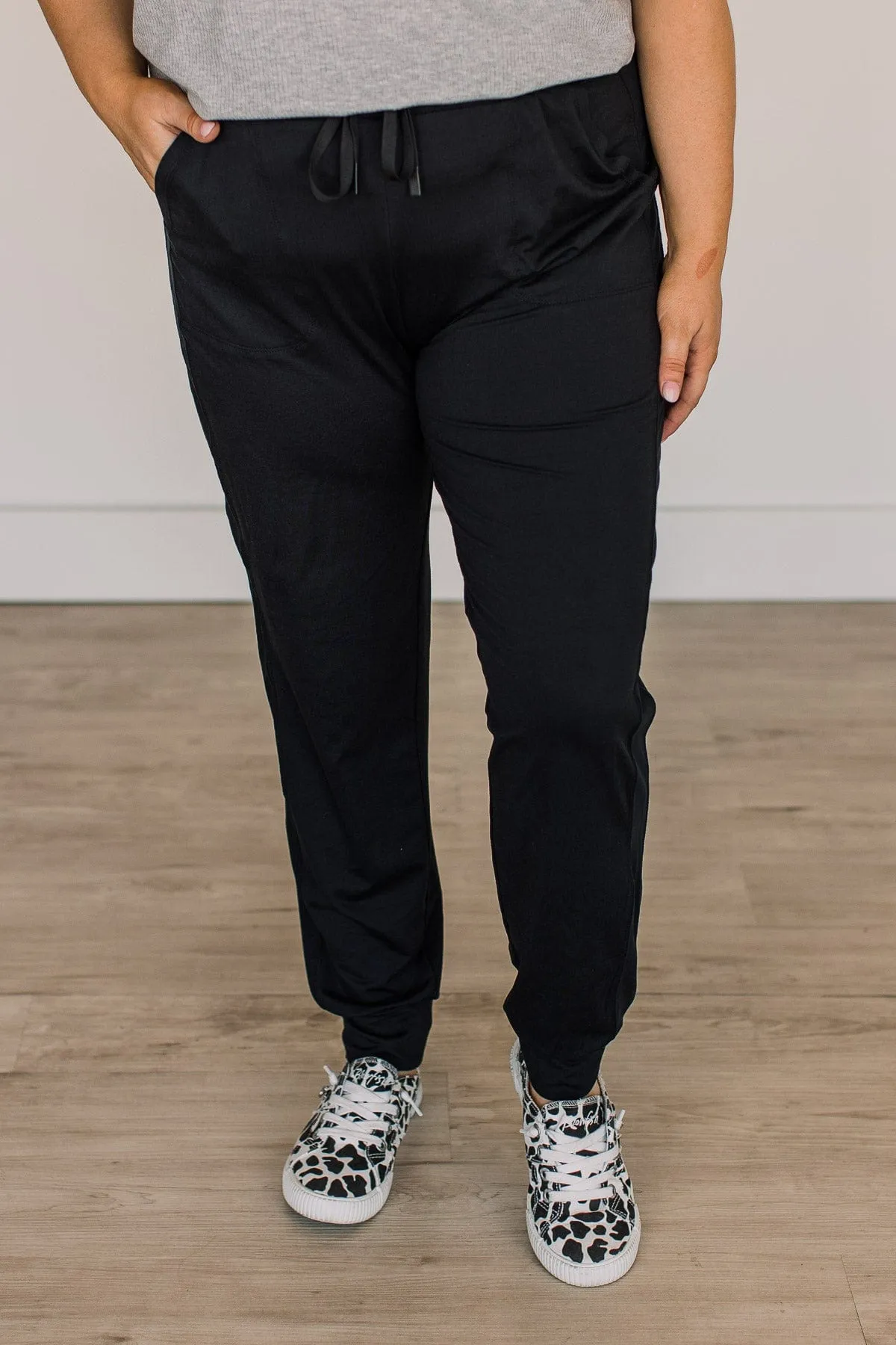 Thread & Supply Wander Around Town Joggers- Black