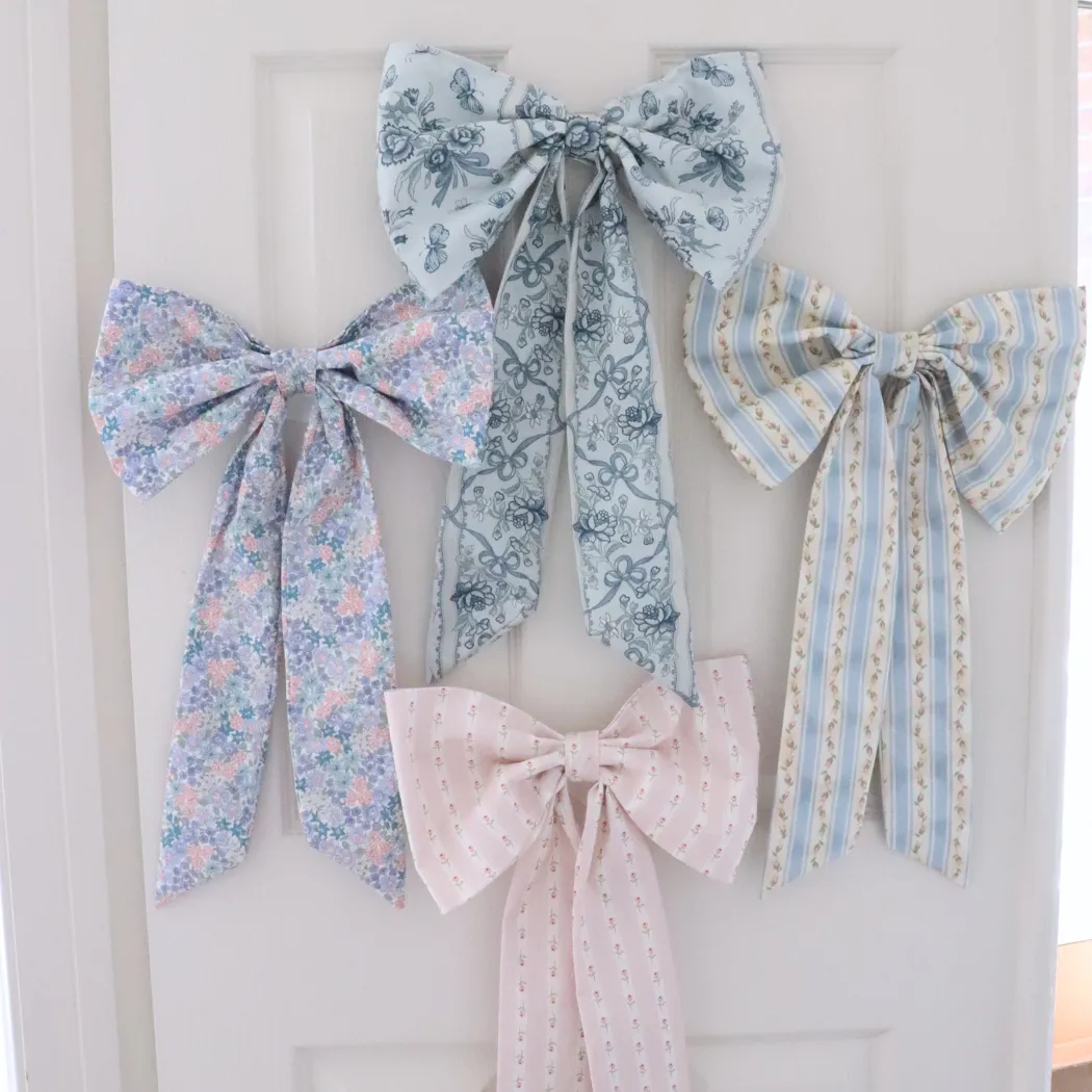 Vintage House Bow blue bow