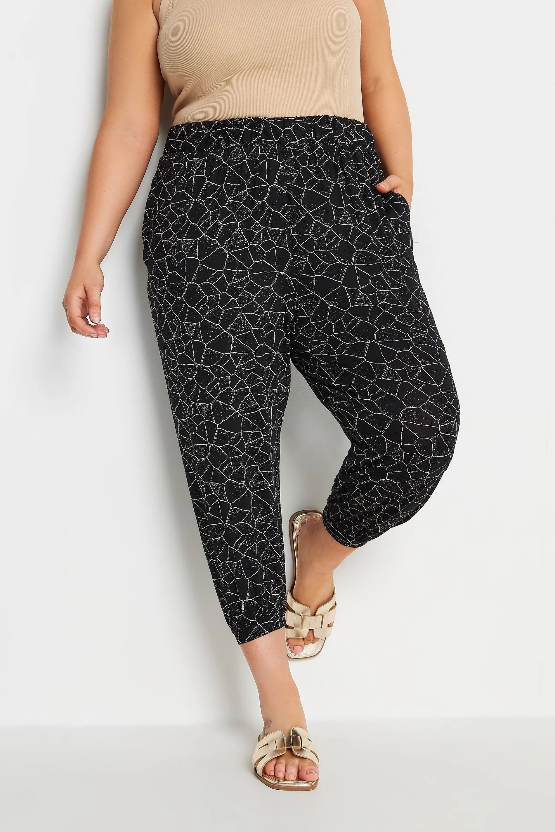 YOURS Curve Black Geometric Print Cropped Harem Joggers