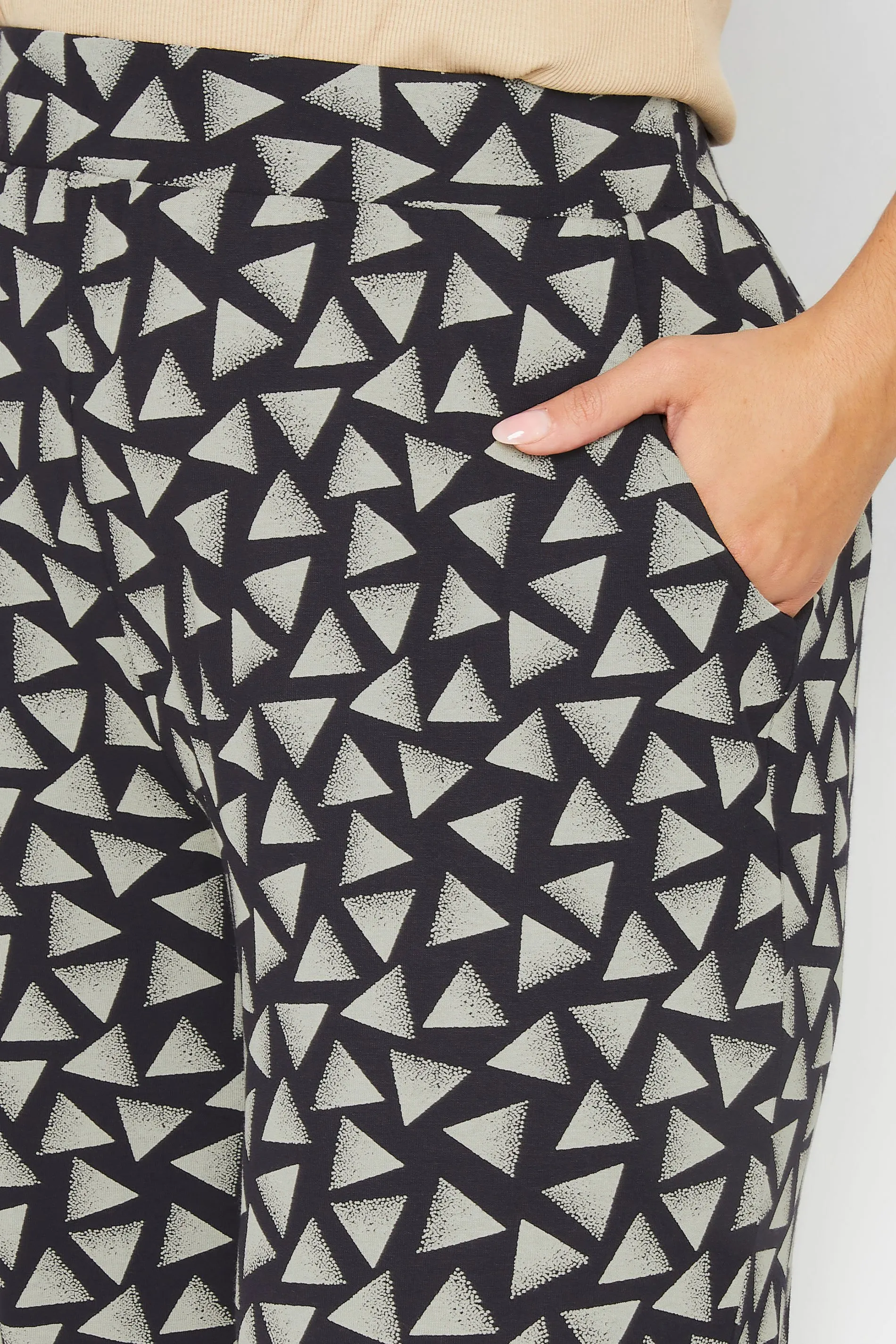 YOURS Curve Black Geometric Print Harem Joggers